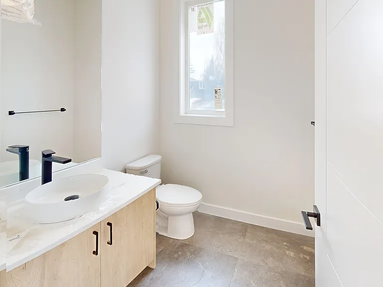 2202 35th St SW — Photo 10