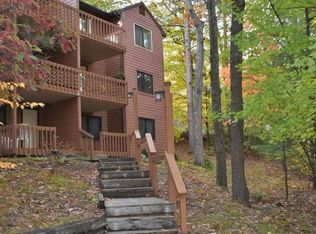 4110 Robin Hood Ln, Traverse City, MI 49686