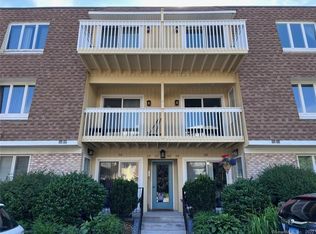 61 Seaview Ave APT 69, Stamford, CT 06902