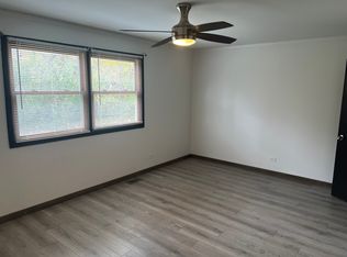 916 Academy Ave, Matteson, IL 60443