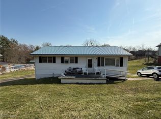 416 Deerwalk Hwy, Waverly, WV 26184