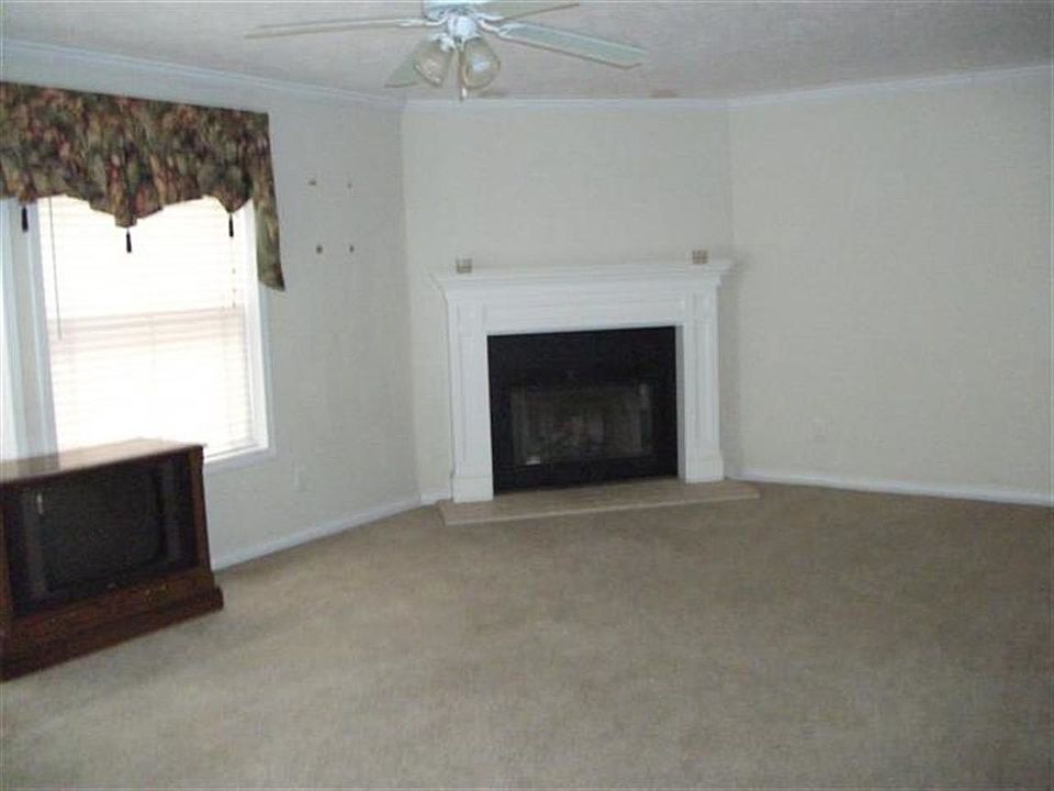 2nd image of 4703 Memorial Blue Star Hwy