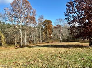 9585 Country Club Estate Dr, Byesville, OH 43723