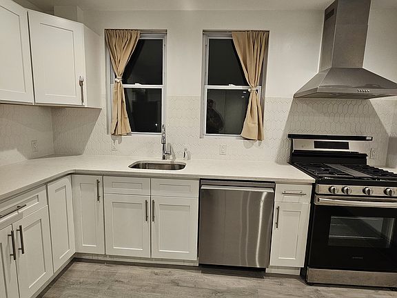 2nd image of 1259 Richmond Ave Suite 2