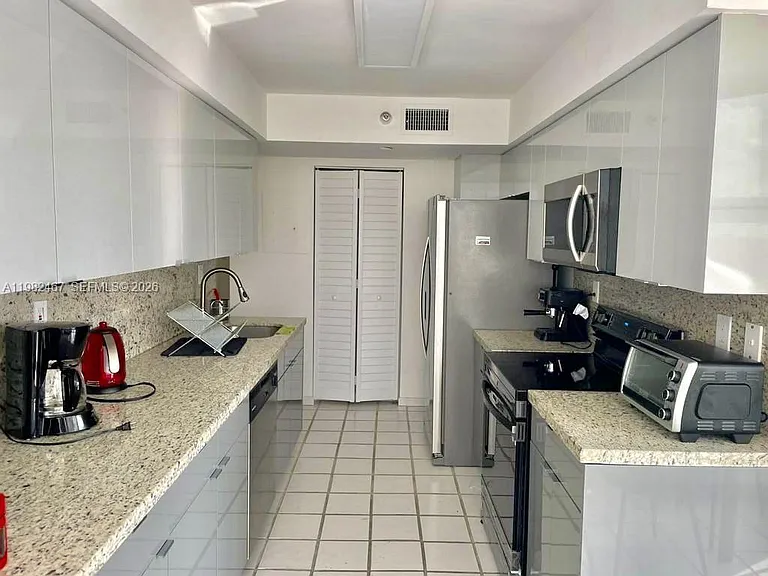 3500 Mystic Pointe Dr #3103 — Photo 7