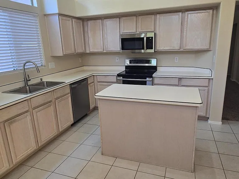 8362 W Melinda Ln — Photo 14