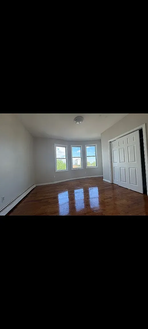 3 bed, 1000 sqft, $1,799 — Photo 4