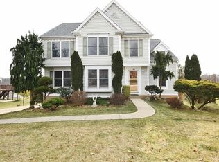 121 Pine Nut Dr, Eighty Four, PA 15330