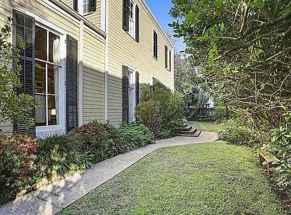 4th image of 1027 Eleonore St