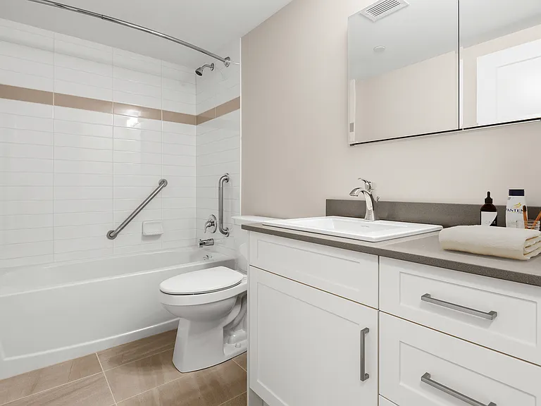 1560 Rockwell Dr — Photo 6
