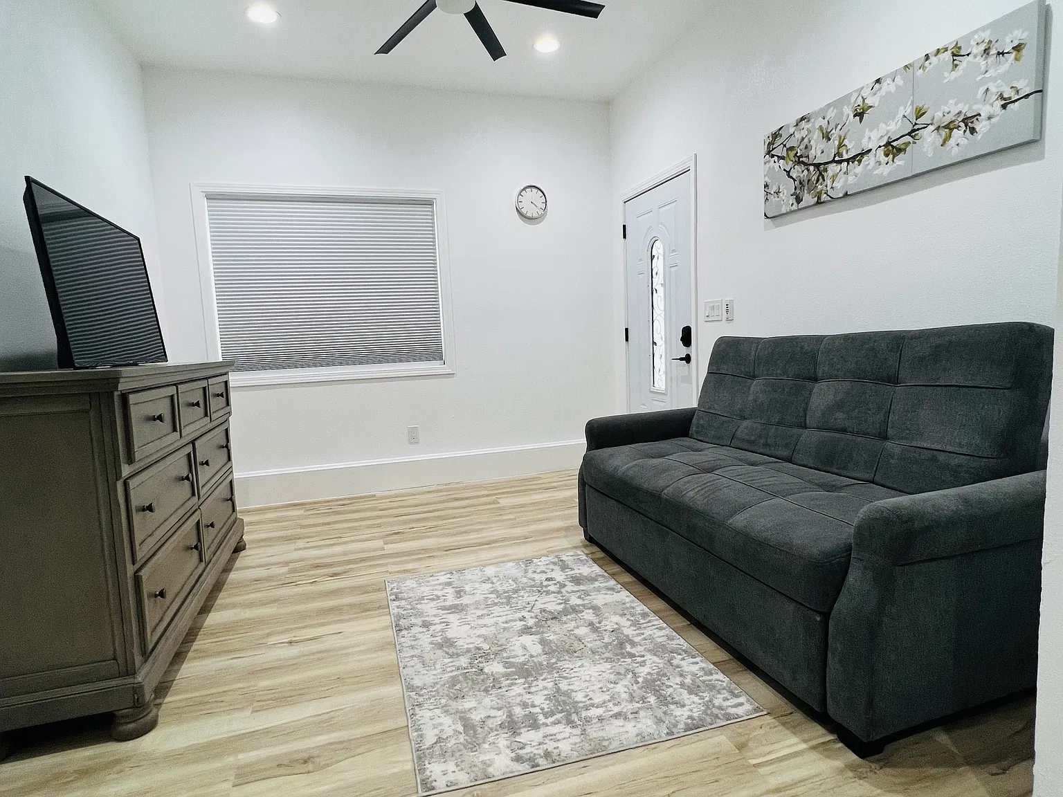 5790 Cohasset Way — Photo 3