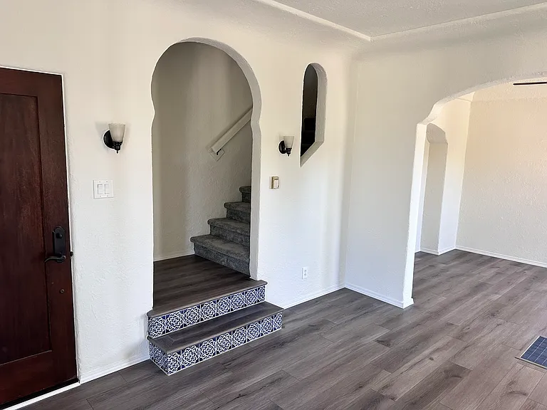 279 Bennett Ave — Photo 14
