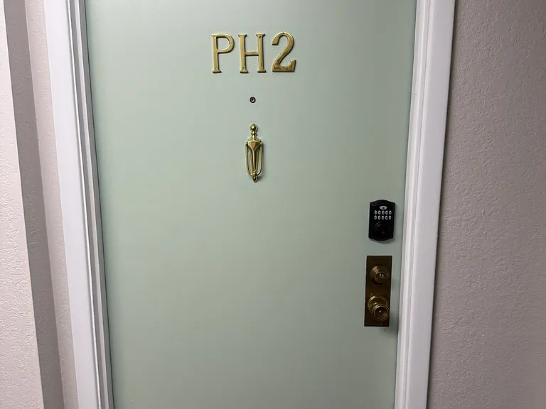 255 Dolphin Point #Penthouse 2 — Photo 3