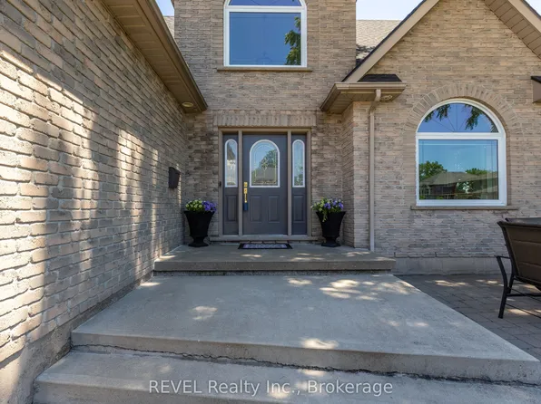 45 Westwood Dr, Pt Colborne, ON L3K 6B9