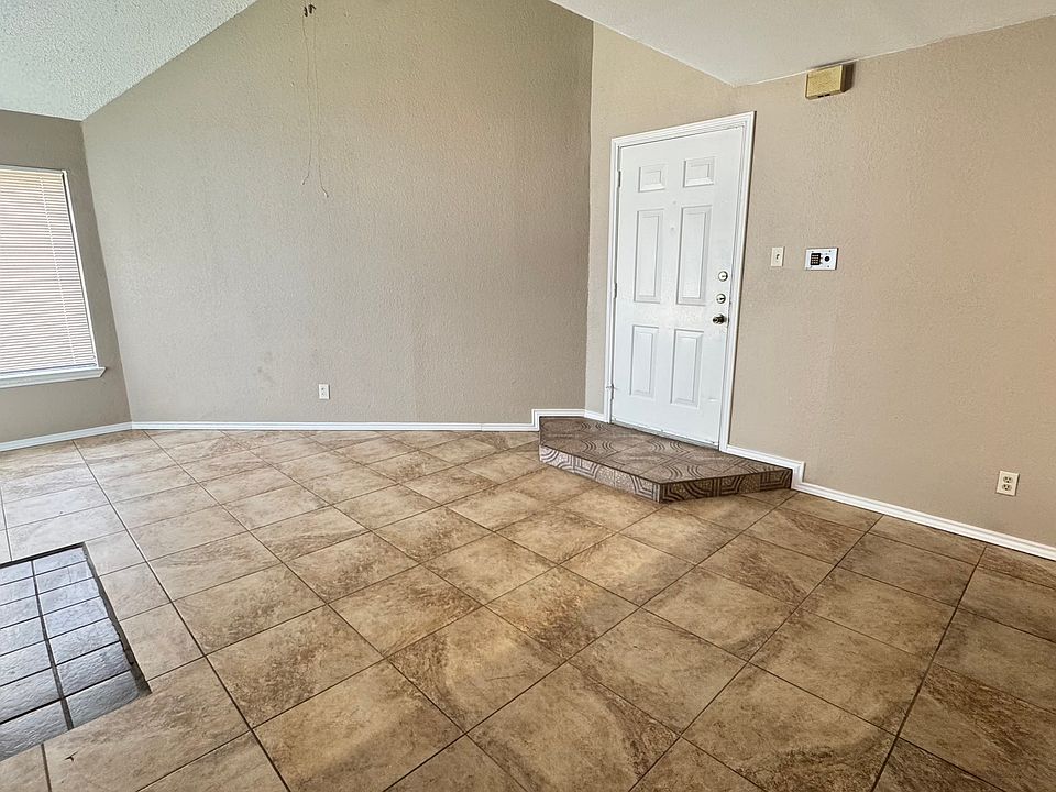 Spacious living room