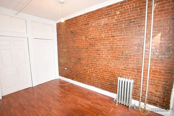 Rented by Your Vanity Realty | media 26