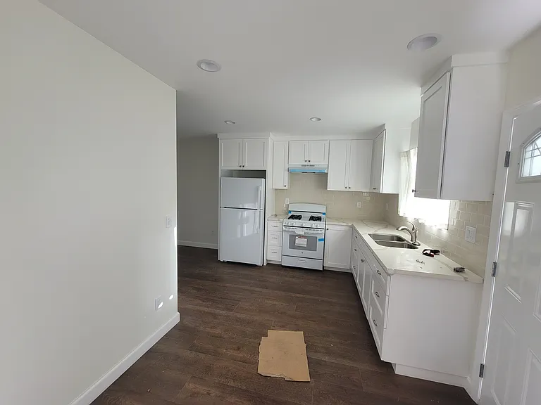 1046 N Banning Blvd #1048 — Photo 2