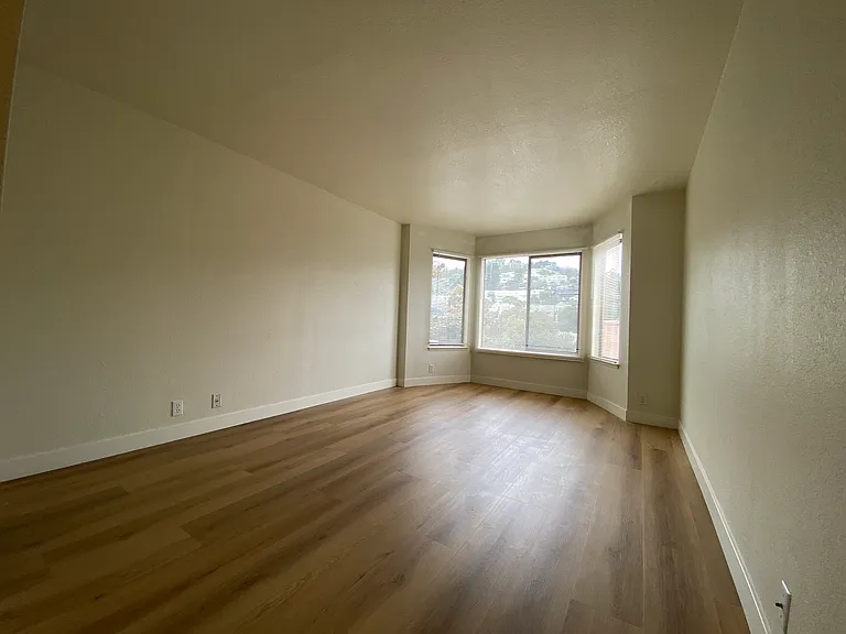 907 Bosworth St #4 — Photo 6