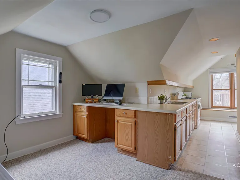 I533 Jefferson St #2 — Photo 5