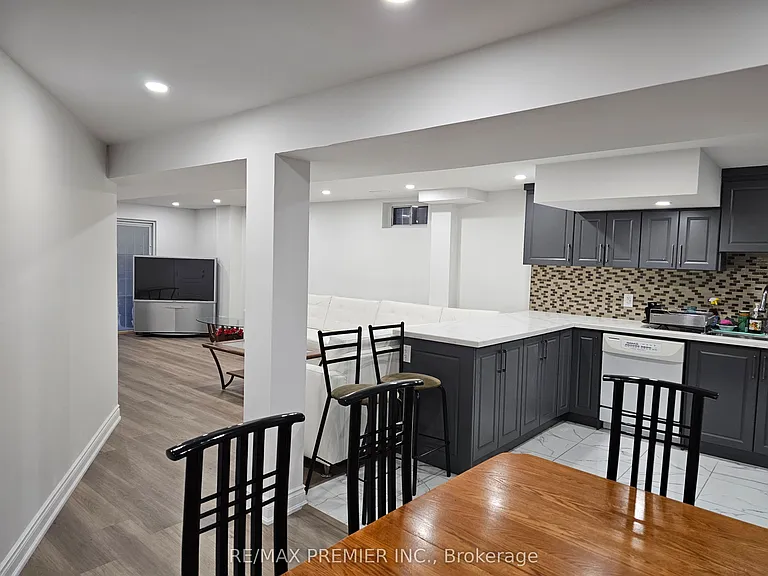 16 Vineyard Ct #B — Photo 19