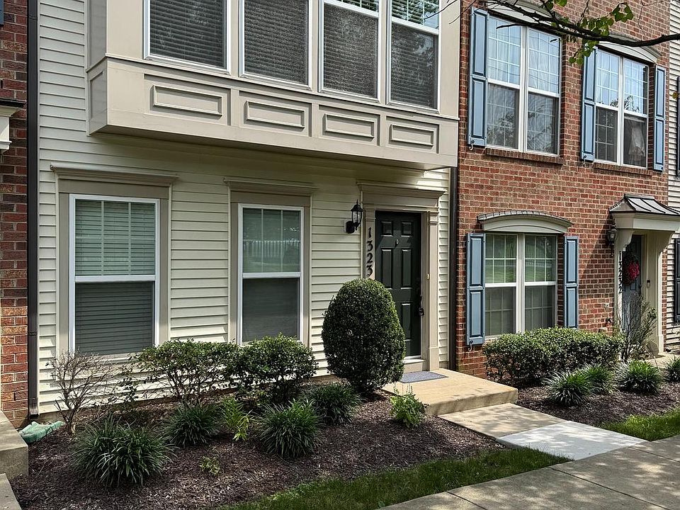 1st image of 13230 Shawnee Ln #102