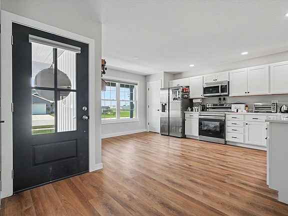 5th image of 311 E Meuser Dr