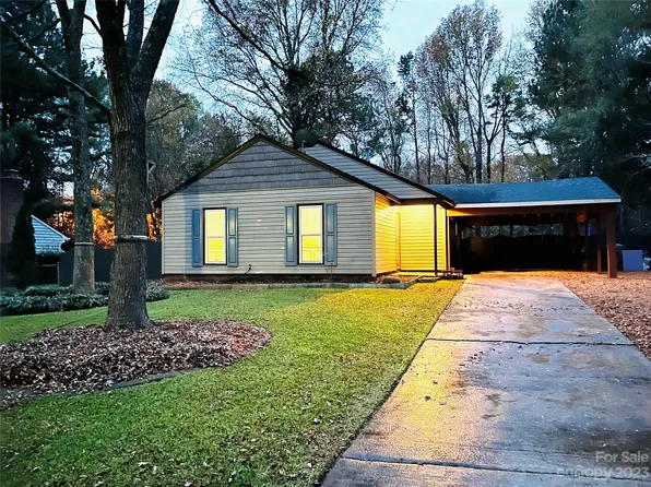 6112 Woodthrush Dr, Charlotte, NC 28227