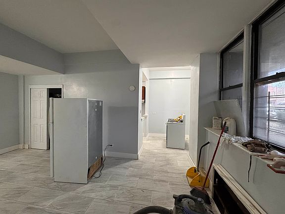 3rd image of 450 Rockaway Pkwy #1