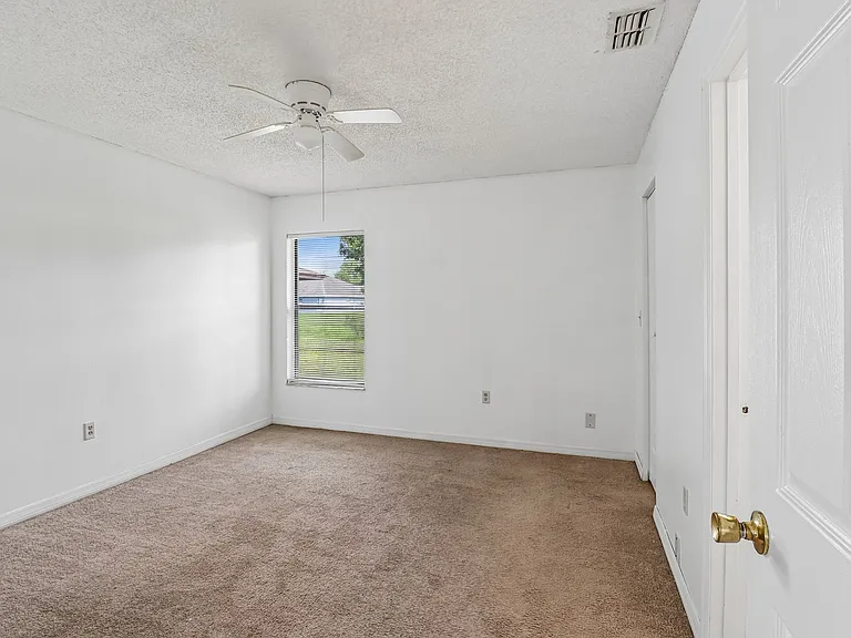 384 Cocoa Ct — Photo 22