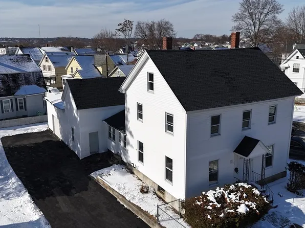 192 Hildreth St, Lowell, MA 01850