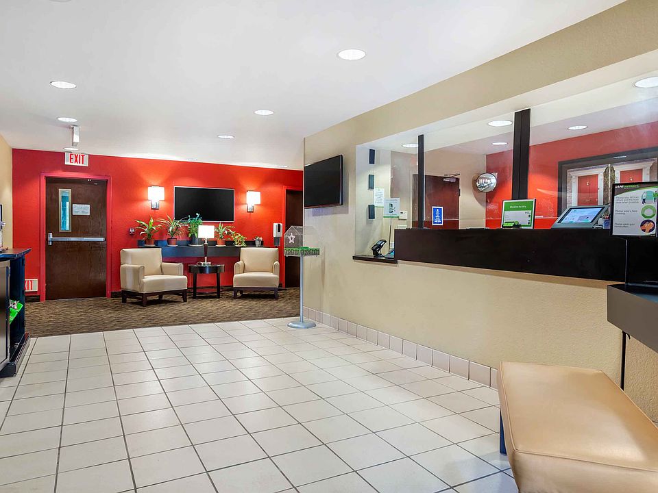 Lobby and Guest Check-in
