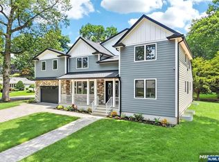 492 Oak Tree Rd, Oradell, NJ 07649