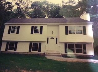 3040 Rocky Point Rd, East Marion, NY 11939