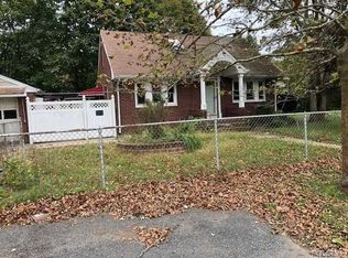 1052 Nugent Ave, Bay Shore, NY 11706