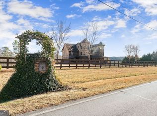 812 Riverdale Rd, Toccoa, GA 30577