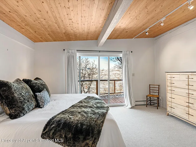 328 Oak Ridge Rd — Photo 16