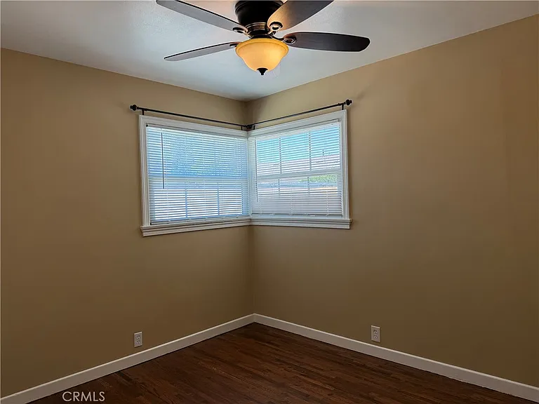 1447 S Valley Center Ave — Photo 28