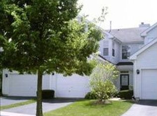 1409 Walnut Hill Ave, Saint Charles, IL 60174