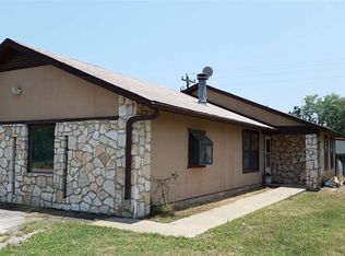 611 Aspen Ln, Cottonwood Shores, TX 78657