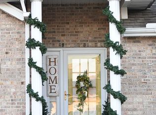 4640 Svenson Dr, Springfield, IL 62711