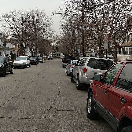 5th image of 136 Leslie St