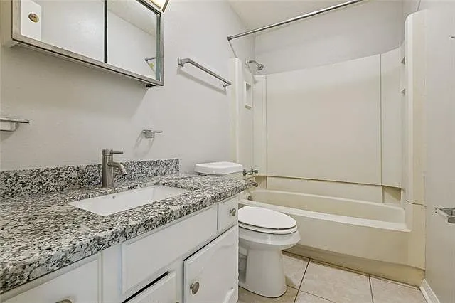 1728 Greenwood Dr — Photo 11