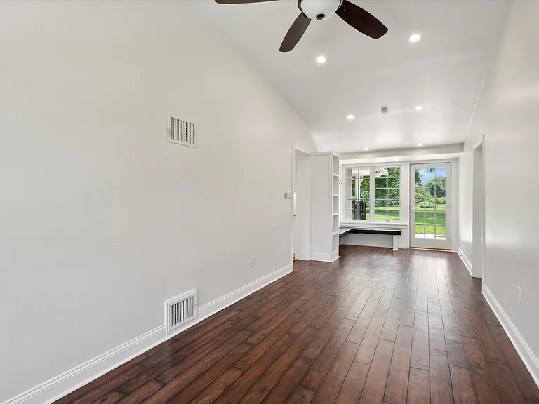 432 Webb Rd — Photo 13