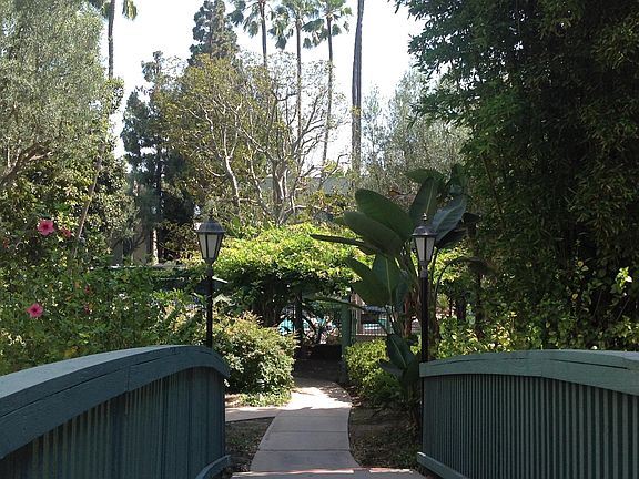 4th image of 552 N Bellflower Blvd Unit 202