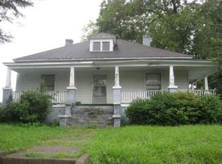 102 S Franklin St, Reidsville, NC 27320