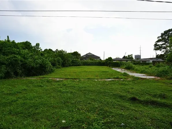 2423 Elmwood Park Dr, New Orleans, LA 70114