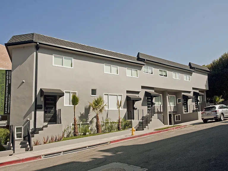 Gorgeous 2 Story Townhome...Great Location! CALL NOW! — Photo 6