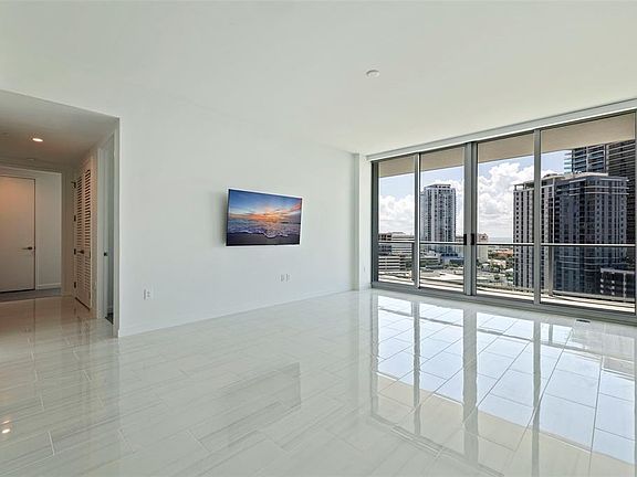 4th image of 400 CENTRAL AVENUE #1105