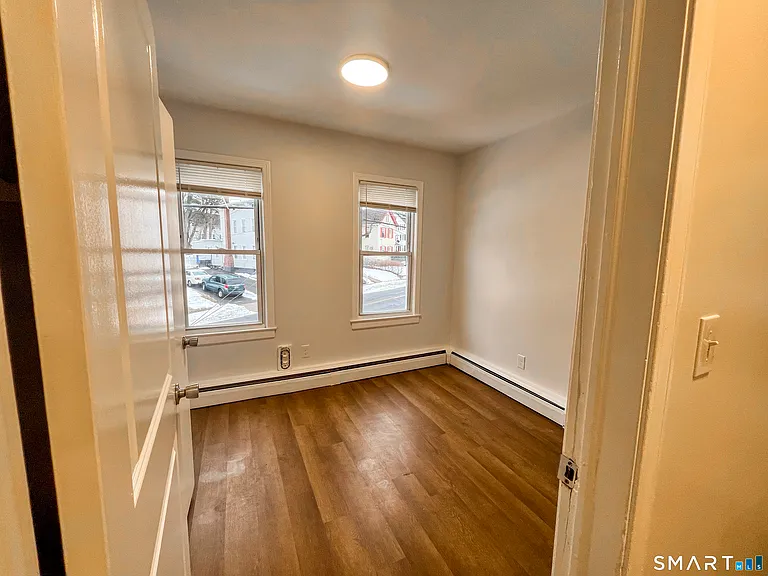8 Locust St — Photo 5