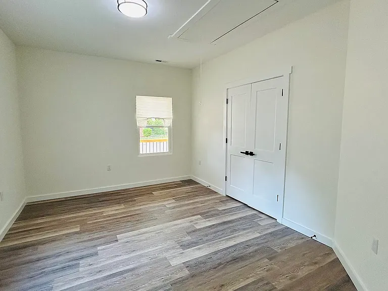 532 E Nelson Ave — Photo 12